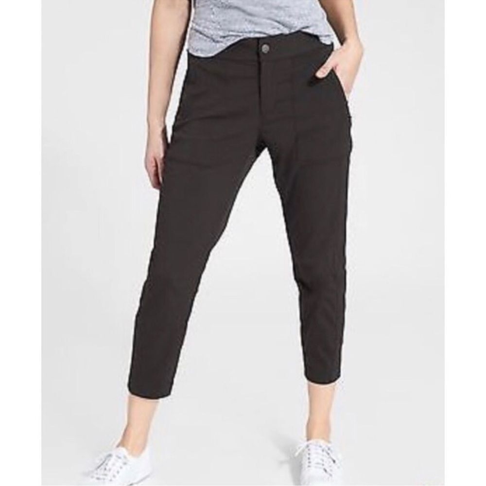 Athleta Gray Trekkie Crop Pants Size 4P Style 778166 Nylon Hiking Casual Active